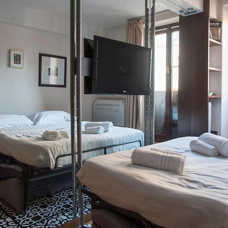 Youhosty - Duomo Studio Apartment Милано Екстериор снимка