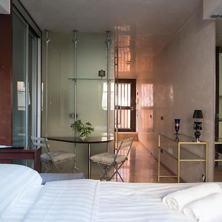 Youhosty - Duomo Studio Apartment Милано Екстериор снимка