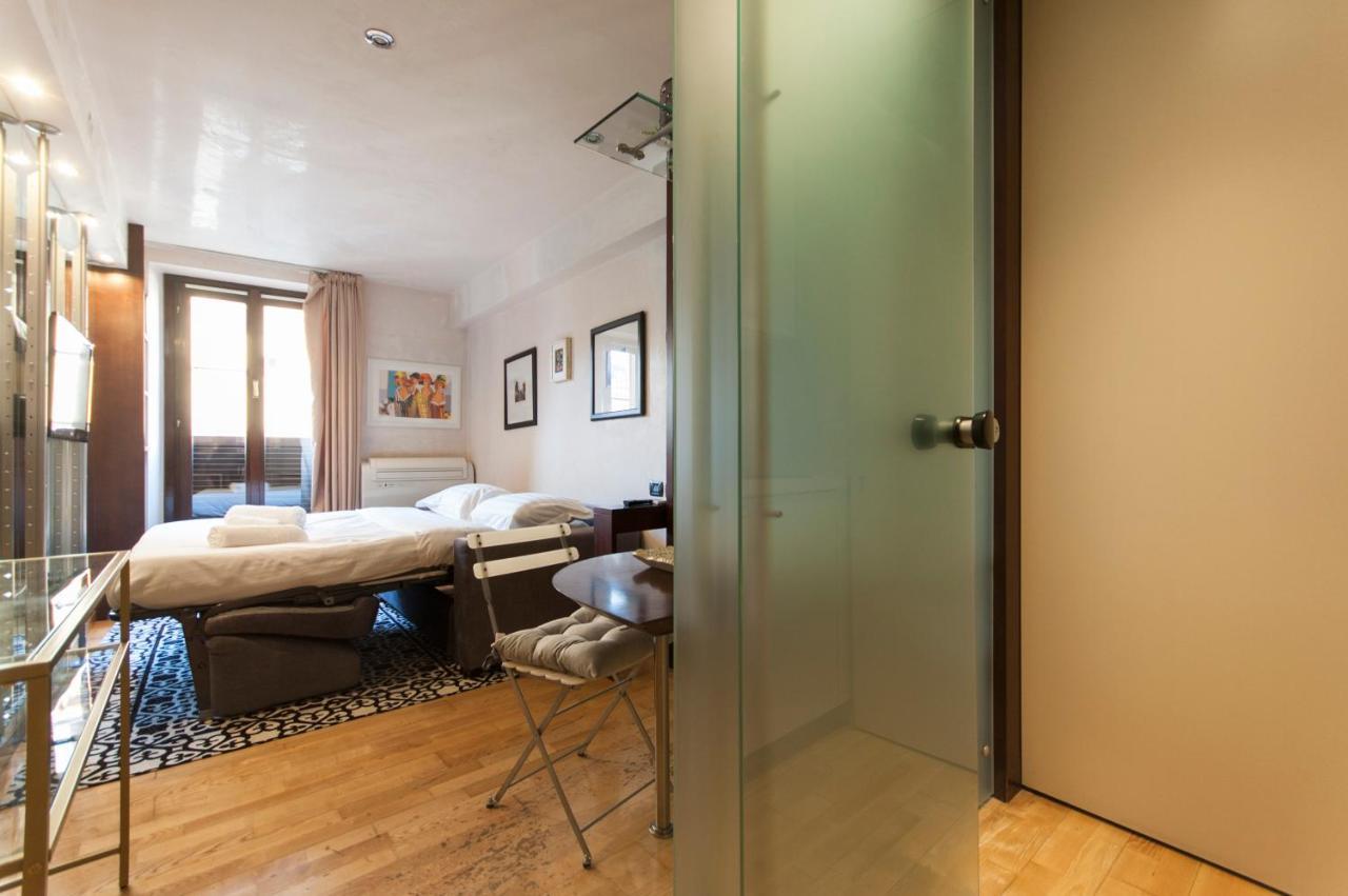 Youhosty - Duomo Studio Apartment Милано Екстериор снимка