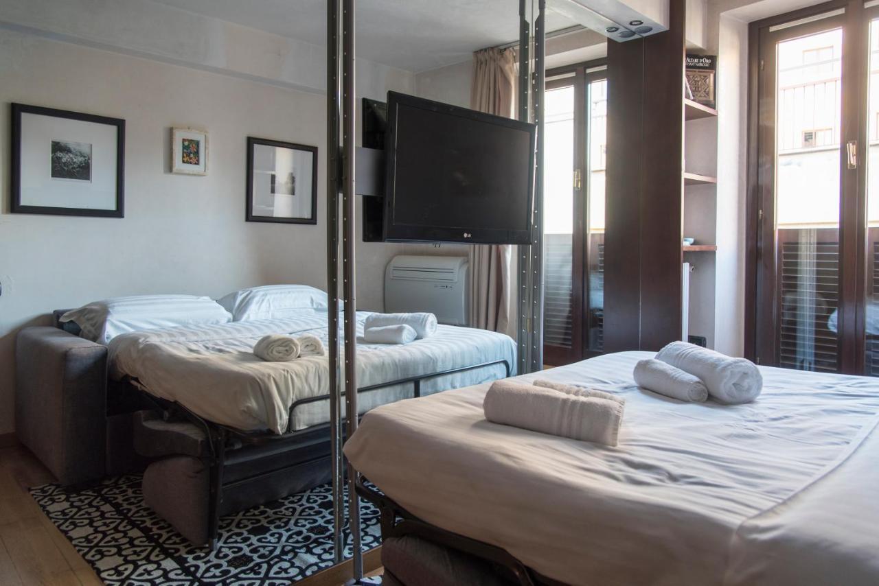 Youhosty - Duomo Studio Apartment Милано Екстериор снимка